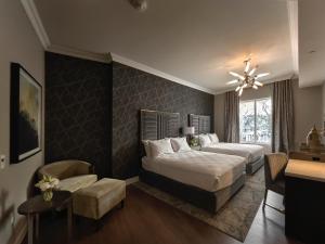 The Chateau Grande Hotel - Nearby Attractions