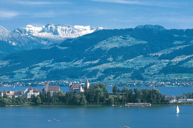 The Great Tour of Zurich by Bus and Boat - Strolling Through Rapperswil