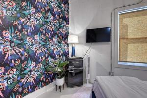 The Oleander Hotel Room Number 2 - Ratings and Reviews