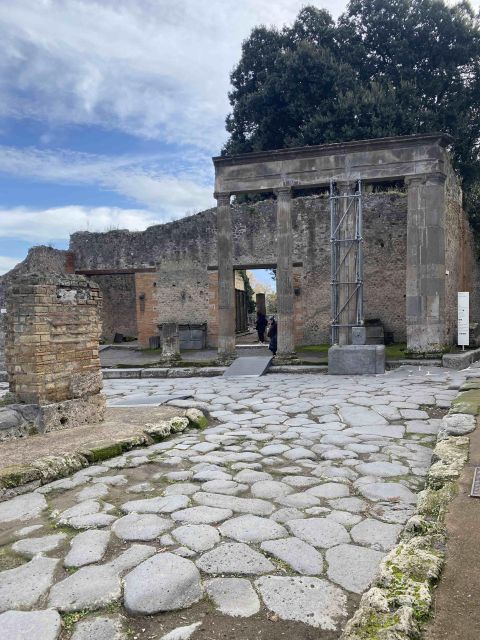 The Rise, Fall, and Rediscovery of Pompeii: An Audio Guide - Rediscovery and Modern Interest