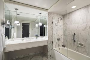 The Ritz-Carlton, St. Louis - Nearby Attractions