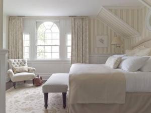 The White Hart - Booking Information