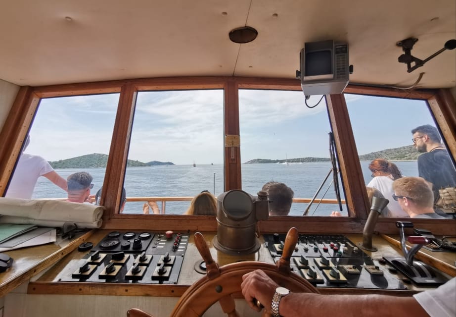 Through: Lojena Beach, Kornati Islands and Telascica Boat Trip - Meeting Point and Packing