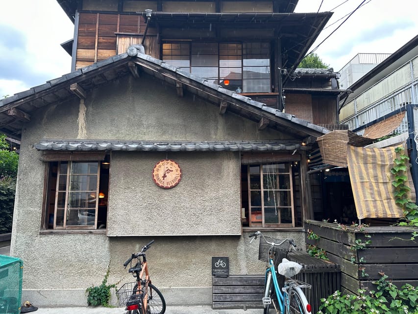 Tokyo : Old Town~Yanaka,Nezu~~Paint Your Own "Lucky Cat" - Local Neighborhoods Explored