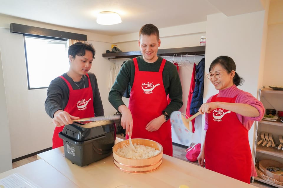 Tokyo: Sushi Cooking Class With Sake Tasting - Preparation Tips for Participants