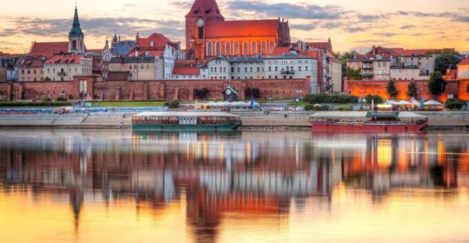 Torun Old Town Highlights Private Walking Tour - Accessibility Features