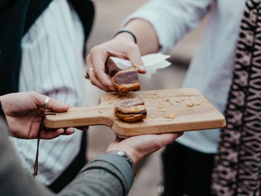 Toulouse: Guided Walking Tour With Gourmet Sweets Tastings - Discover Artisan Chocolate