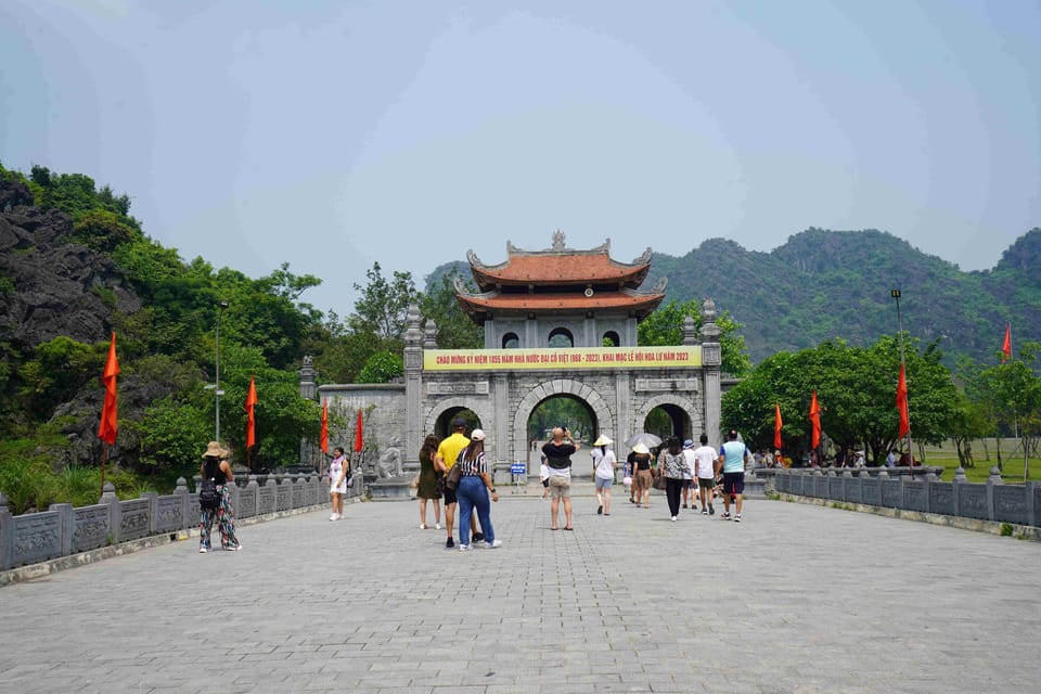 Tour Hoa Lu - Tam Coc - Mua Cave - Biking With Buffet Lunch - Inclusions and Exclusions