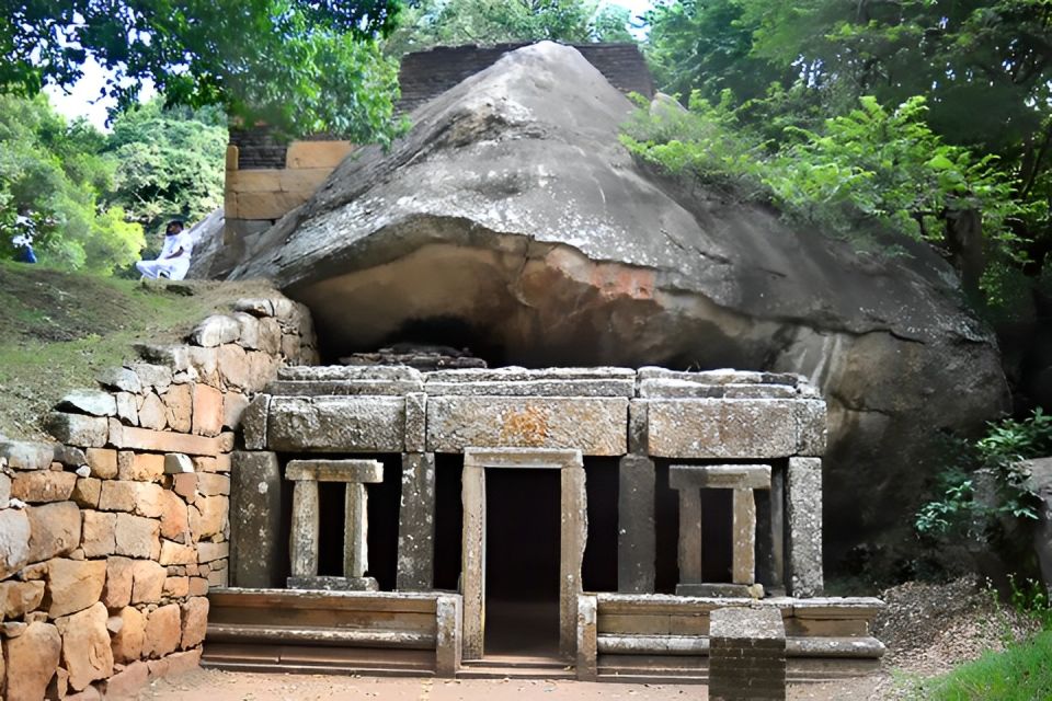 Tuk Tuk Tour to Mihintale at Anuradhapura - Dress Code and Restrictions