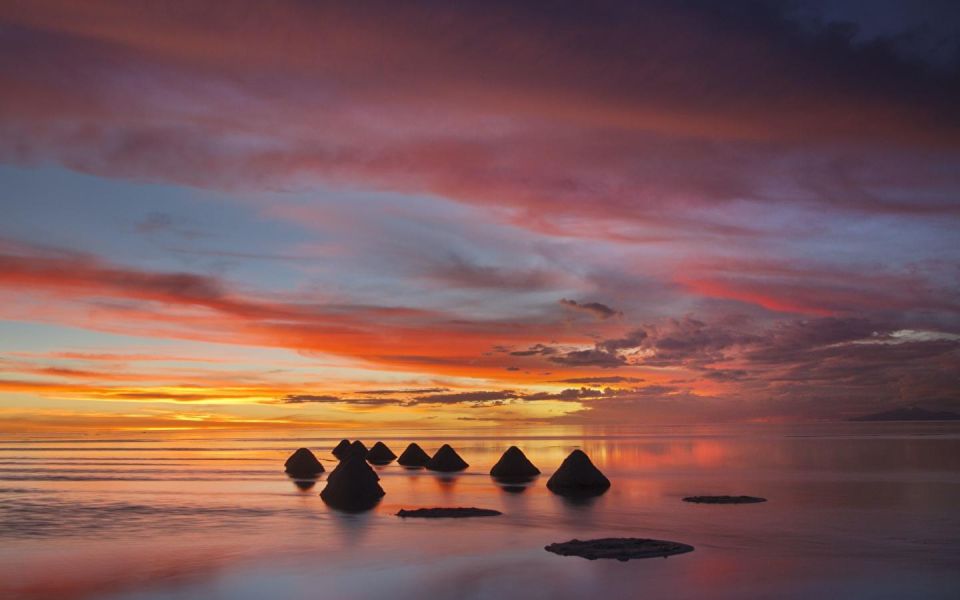 Uyuni Salt Flat Private Tour From Chile in Hostels - Booking Process