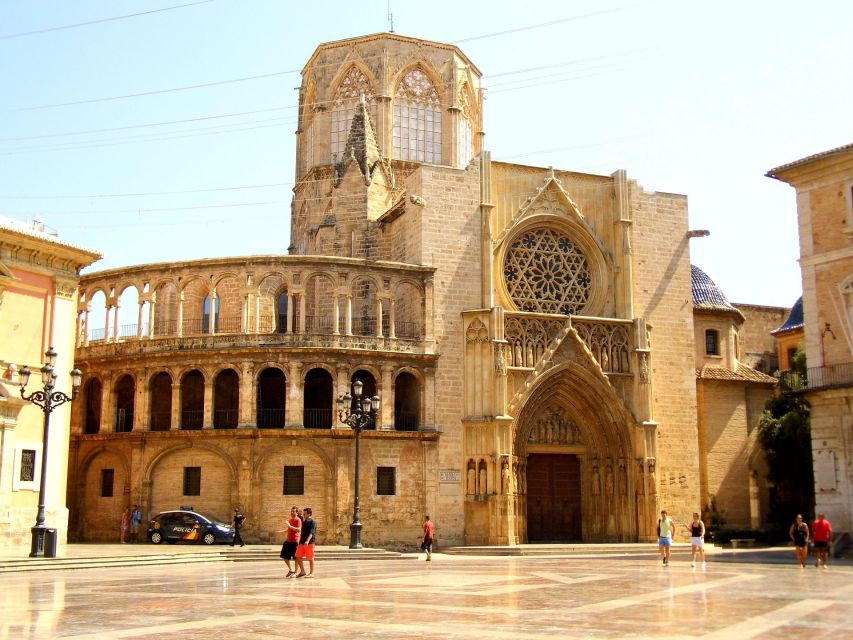 Valencia: Private Architecture Tour With a Local Expert - Price and Participants