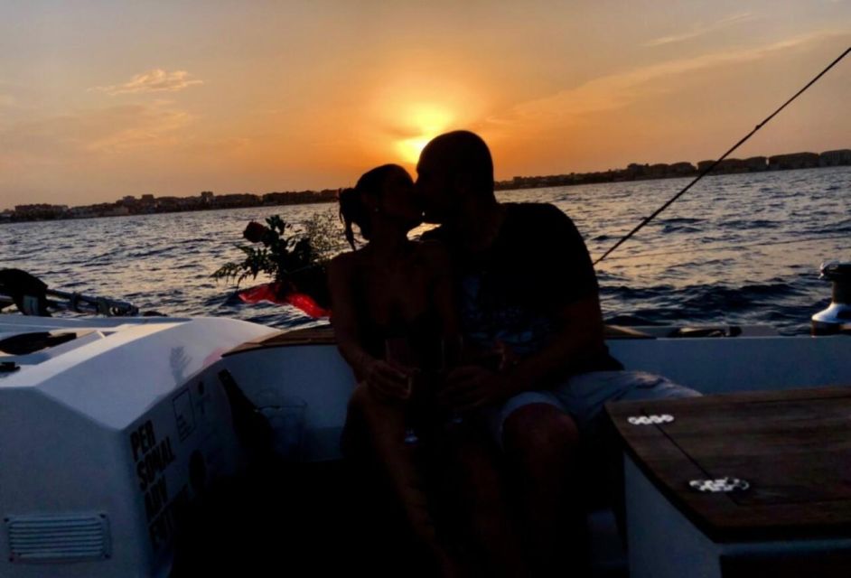 Valencia: Sunset Trip in a Sailboat With Drinks Included - Unique Experience With Family or Friends