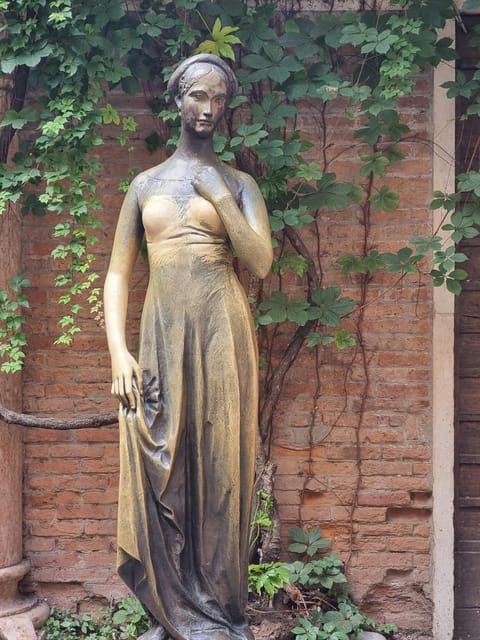 Verona: Interactive Map for a Self-Guided Tour. - Practical Information and Suggestions