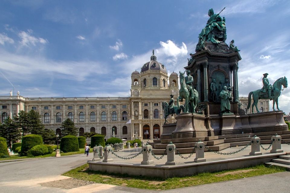 Vienna: Sightseeing Tour in an 8 Seats Electric Classic Car - Benefits of Electric Classic Cars