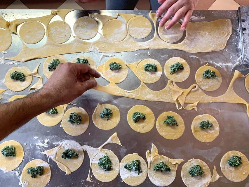 Vinci: Cooking Class of Local Food in a Tuscan Farm - Seasonal Ingredients Used