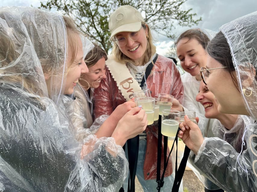 Wine Hiking JGA Gin Tour With Games and Snacks Stuttgart - Language and Group Size