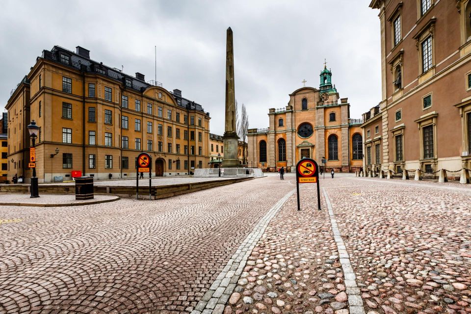 World War II Stockholm Old Town Walking Tour and Army Museum - Inclusions and Amenities