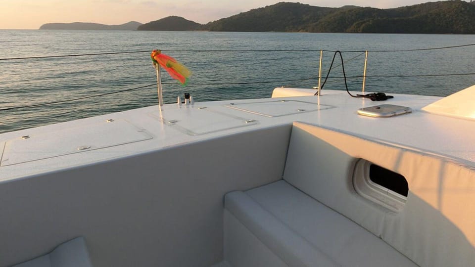 Your Adventure Awaits With Hot Chilli 38FT - Stealth - Optional Extras