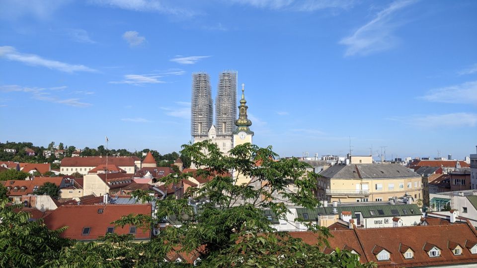 Zagreb: Highlights and Idyllic Places Self-guided Walk - Exploring the Main Square