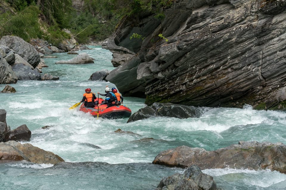 Zuoz: Giarsun Gorge Rafting on the Inn in the Engadin - What to Expect on the Tour