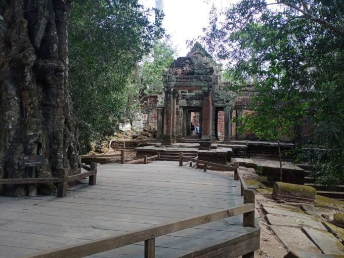 2-Day Private Tours in Angkor Wat, Ta Prohm & Kampong Phluk - Important Tips