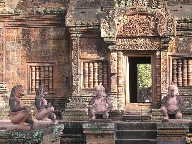 2 Days Banteay Srey, Rolous Group & Floating Village - Local Dining Options