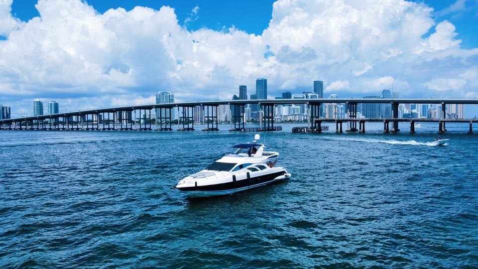 70FT Azimut Available in Miami for up to 13 People. - Pricing Details