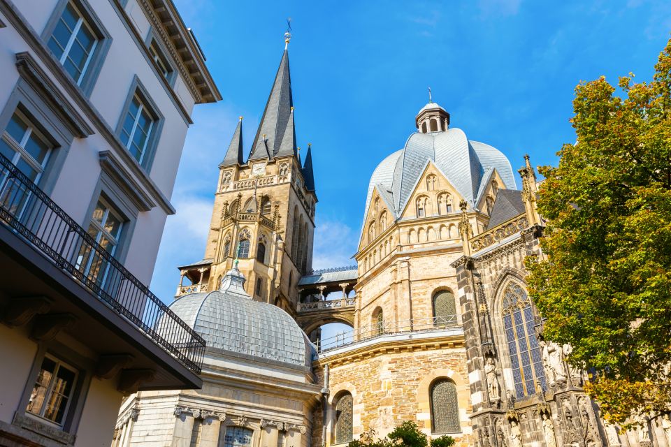 Aachen: First Discovery Walk and Reading Walking Tour - Tips for Participants