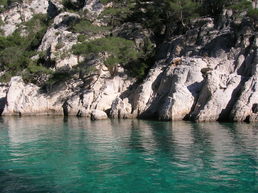 Aix-en-Provence: Cassis Boat Ride and Wine Tasting Day Tour - Nearby Attractions in Aix-en-Provence