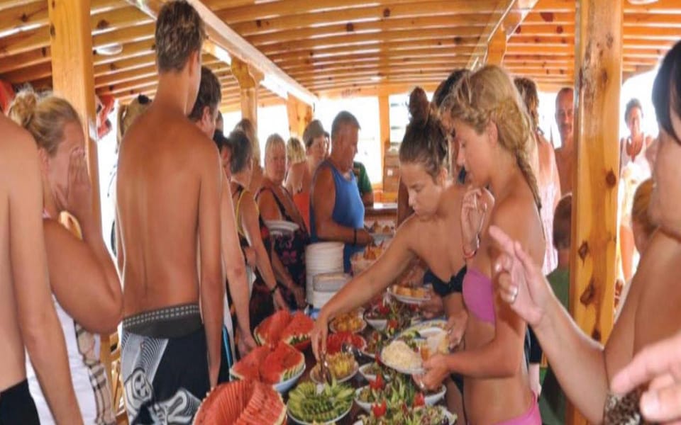 Alanya: Pirates of Alanya Boat Tour With Lunch and Drinks - What to Expect on the Tour