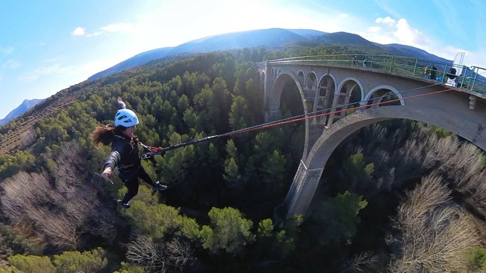 Alcoy: Bungee Jumping - Arrival and Check-in