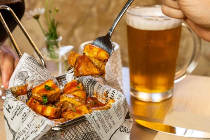 Alcudia: Self-Guided Gourmet Tapas and Wine Tour - Savoring Local Tapas and Wines