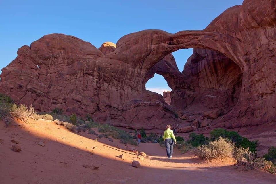 Arches National Park: Sunset Discovery Tour - Tips for Participants