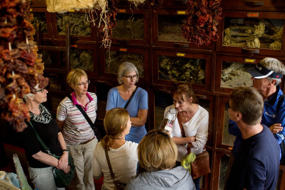 Athens: Greek Food Discovery Small Group Walking Tour - Guide Expertise