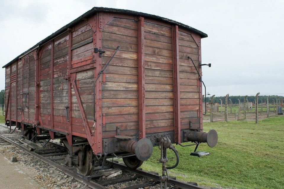 Auschwitz-Birkenau Guided Tour & Transfer From Krakow - Customer Reviews and Ratings