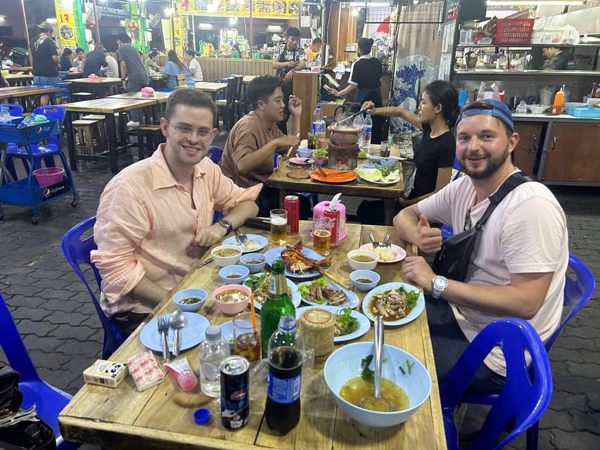 Authentic Street Food Tour in Chinatown I Bangkok - Visiting an Old Chinese Shrine