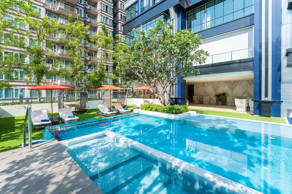 Bangkok: THE QLUB Pool Day Pass at SILQ Hotel & Residence - Booking and Payment