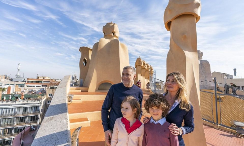 Barcelona: Fast Track La Casa Milà Tour - Experiencing Period Decor