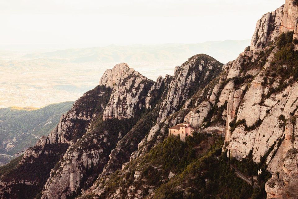 Barcelona: Half-Day Morning or Afternoon Montserrat Tour - Meeting Point