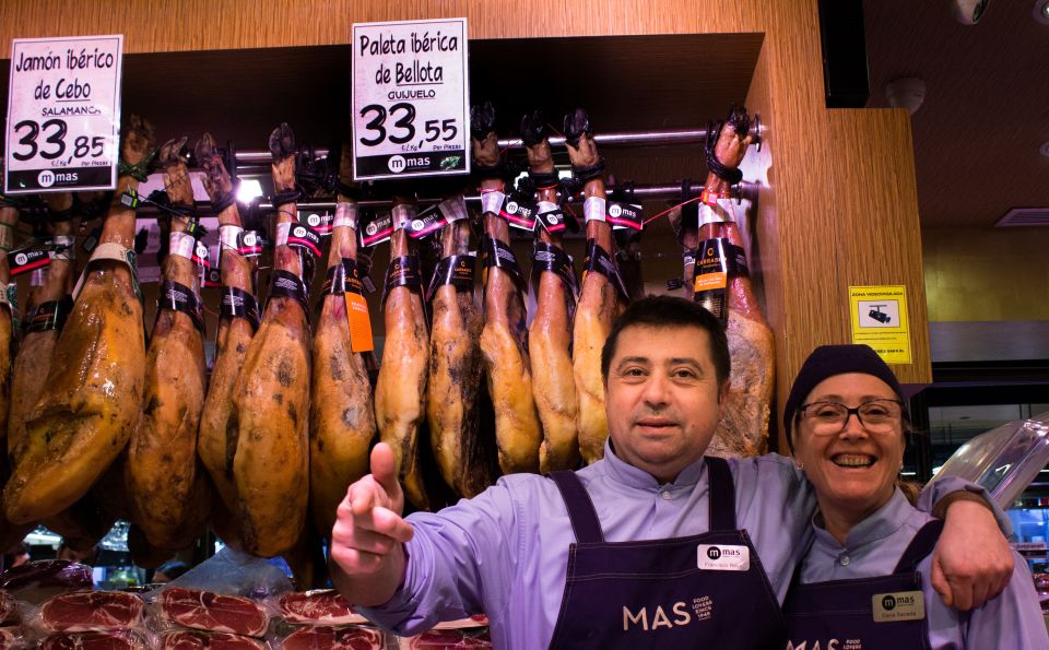 Barcelona: Market, Food and Gothic History Tour - Tastings at Boqueria Market