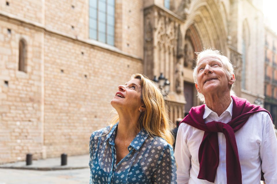 Barcelona: Old Town Walking Tour With Optional Casa Batlló - Exploring El Born