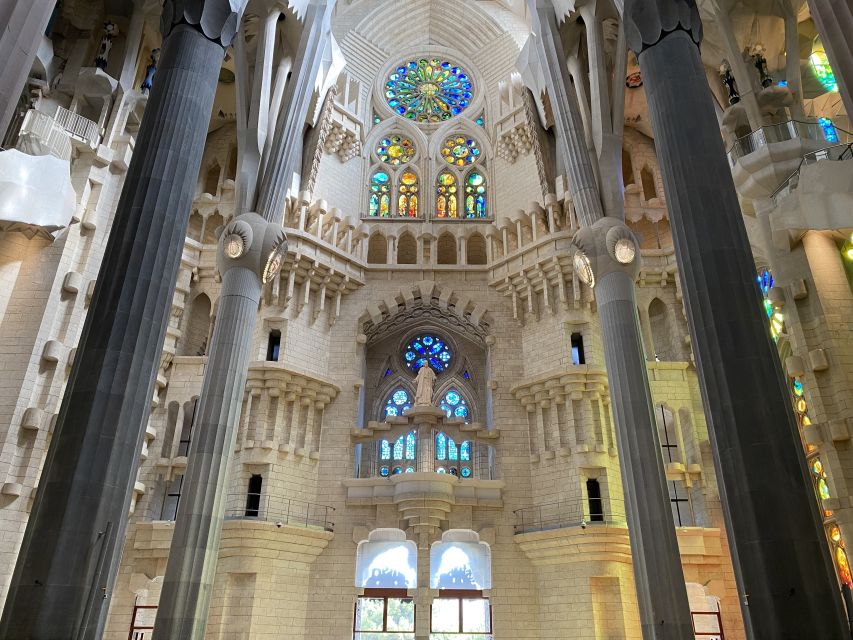 Barcelona: Sagrada Família and Gaudí Houses Tour - Customer Reviews Summary