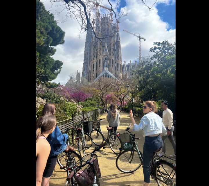 Barcelona: Sagrada Familia Electric Scooter or Bike Tour - Available Languages