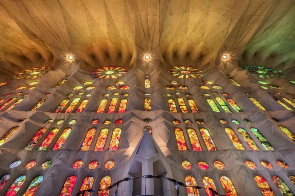 Barcelona: Sagrada Familia Priority Access Insider Tour - Positive Reviews