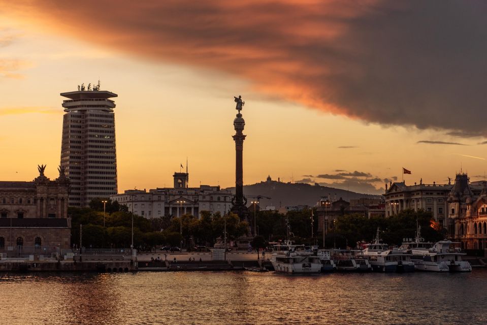 Barcelona: Sunset Cruise With Live Jazz & Blues Music - Onboard Amenities