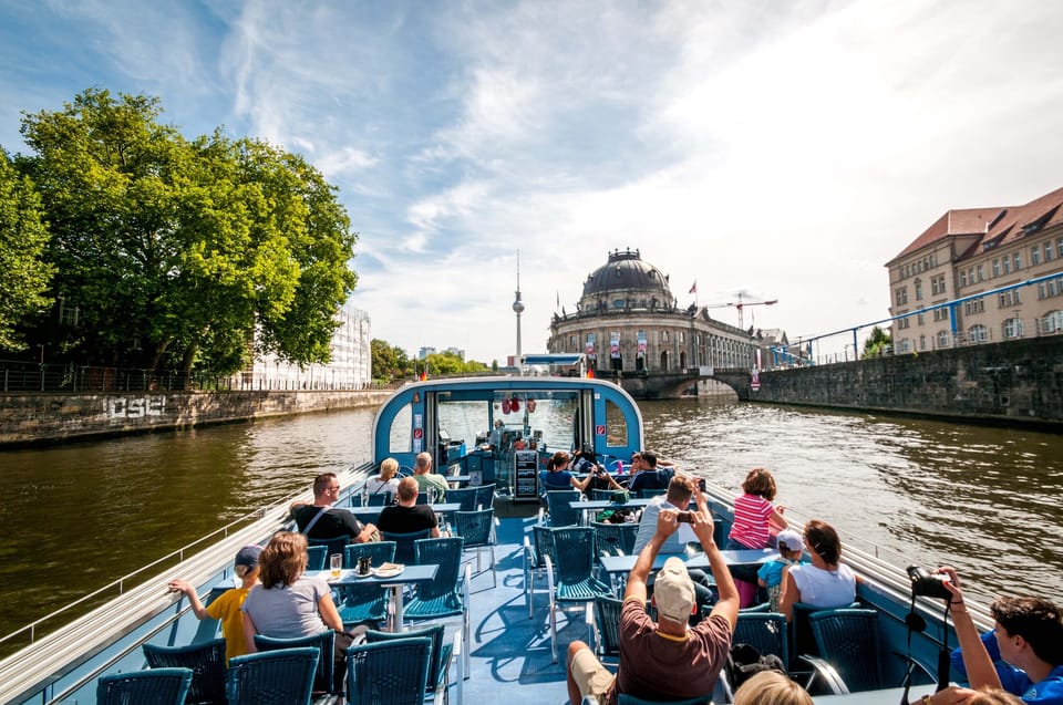 Berlin: 3.25-Hour Spree & Landwehrkanal Boat Tour - Meeting Point and Availability