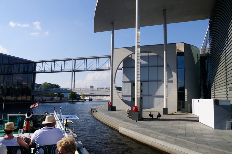 Berlin: 3.5-Hour Sightseeing Cruise on the Spree River - Payment and Reservation