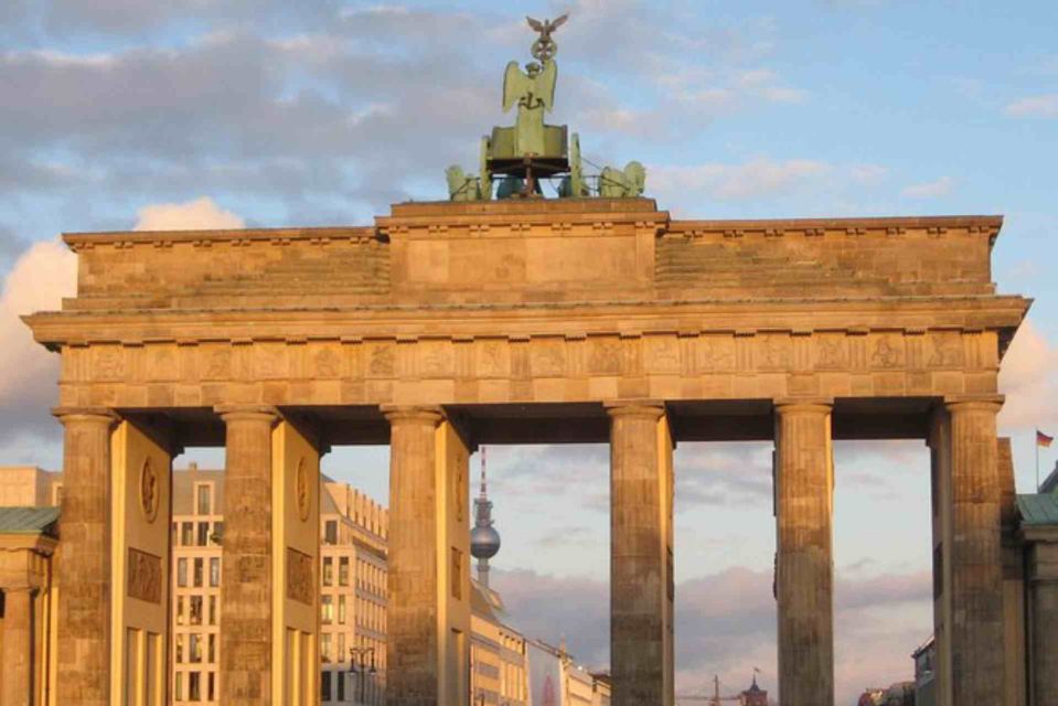 Berlin: Cold War and Berlin Wall Smartphone Audio Tour - Significance of the Summer of 1989