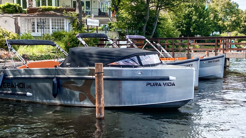 Berlin: Electric Boat Rental for Self-Driving 4 Hrs - Logistics and Meeting Point