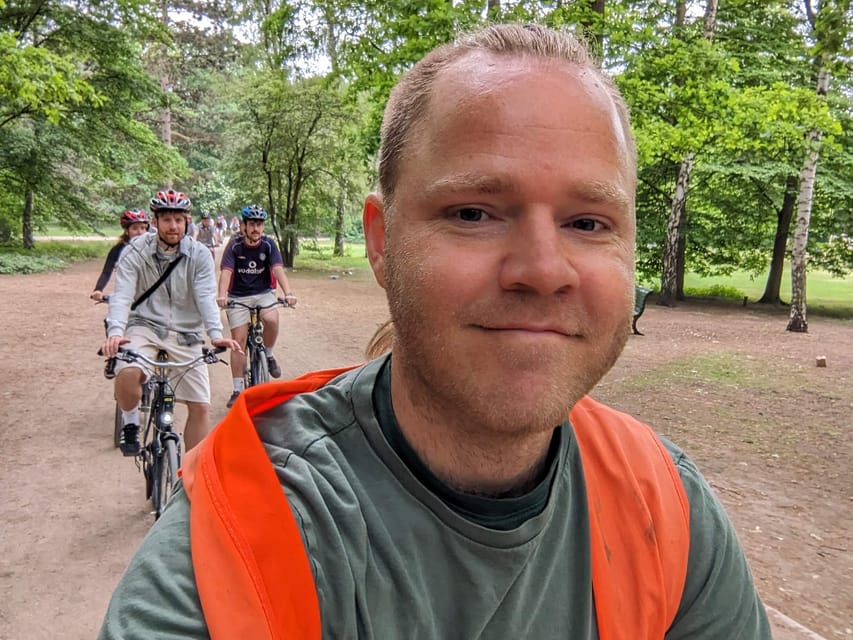 Berlin: Private Highlights Guided Bike Tour in Danish - Group Preferences